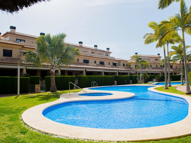 Modern appartement in Jávea, Arenal met wellnessruimte