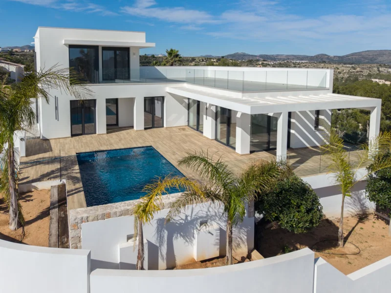 Luxe villa te koop in Moraira, Benimeit, met privézwembad en uitzicht