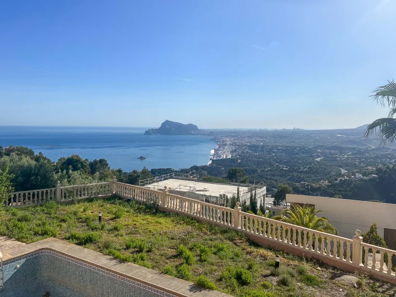 Moderne villa met zeezicht in Altea Hills