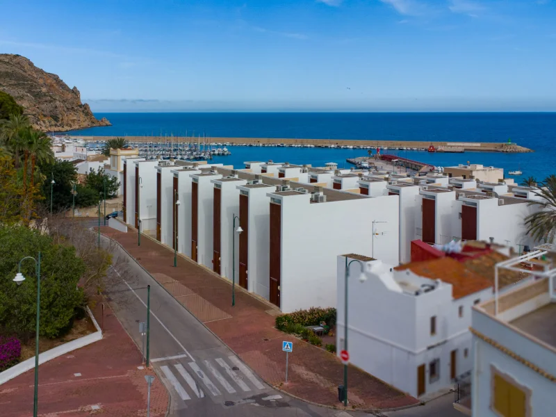 Gelijkvloers appartement met zwembad in de haven van Jávea