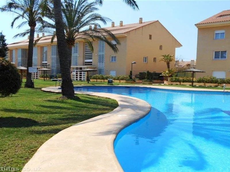 Gelijkvloers appartement in Jávea met twee terrassen