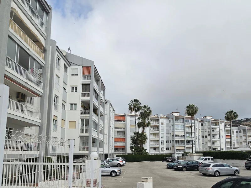 Appartement in Jávea, El Puerto met balkon en parkeerplaats