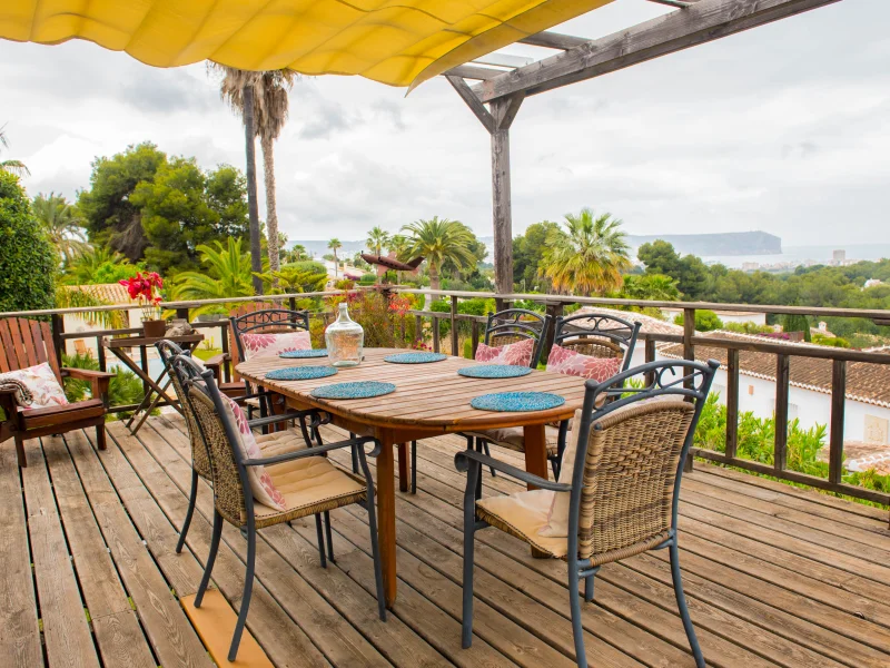 Villa met dubbel perceel en zeezicht in Jávea