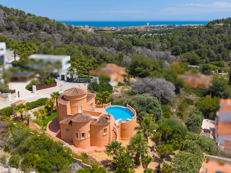 Villa Jávea: 3 Slaapkamers, Zwembad & Tuin! €750.000