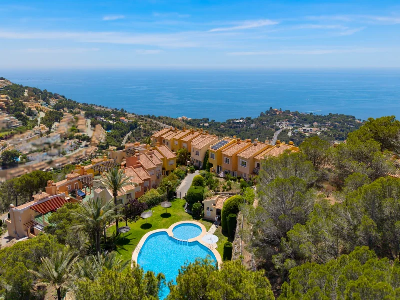 Altea Hills: Ruim 2-Slaapkamer Appartement met Potentie