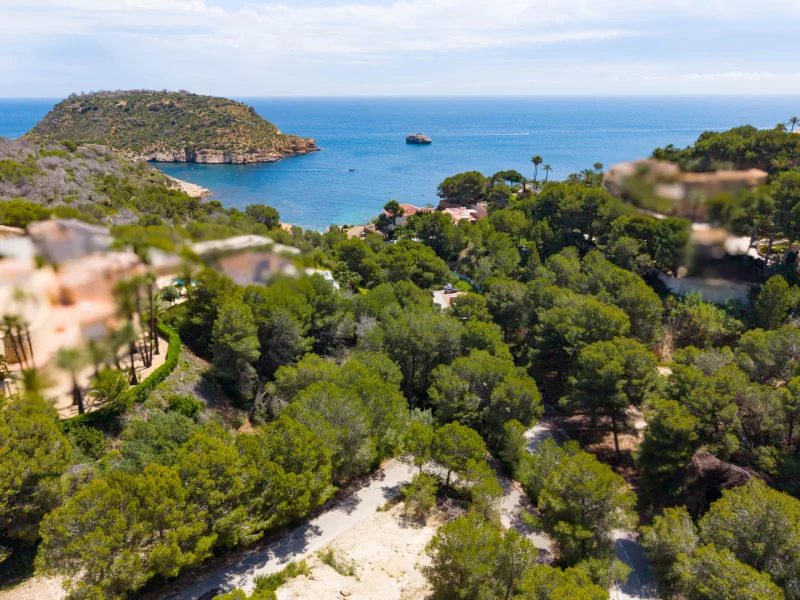Grond te koop in Jávea met uitzicht op zee en de bergen