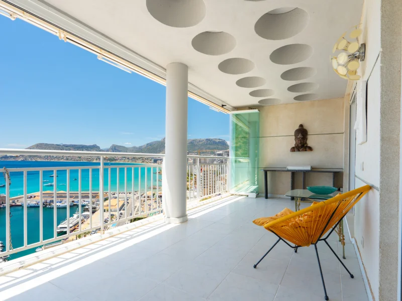 Eerstelijns penthouse met panoramisch zeezicht te koop in Calpe
