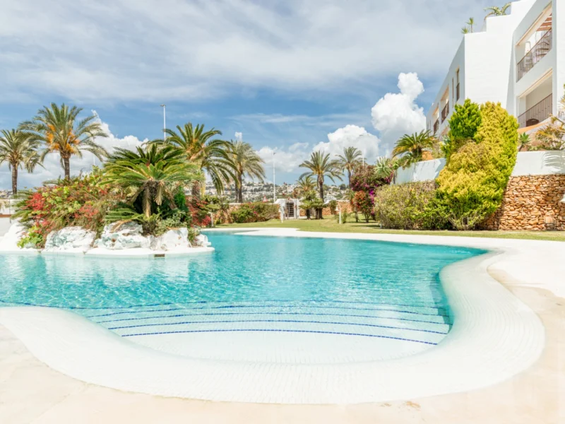 Investeringsmogelijkheid: 3-slaapkamer appartement te koop in Moraira met gemeenschappelijk zwembad en centrale ligging