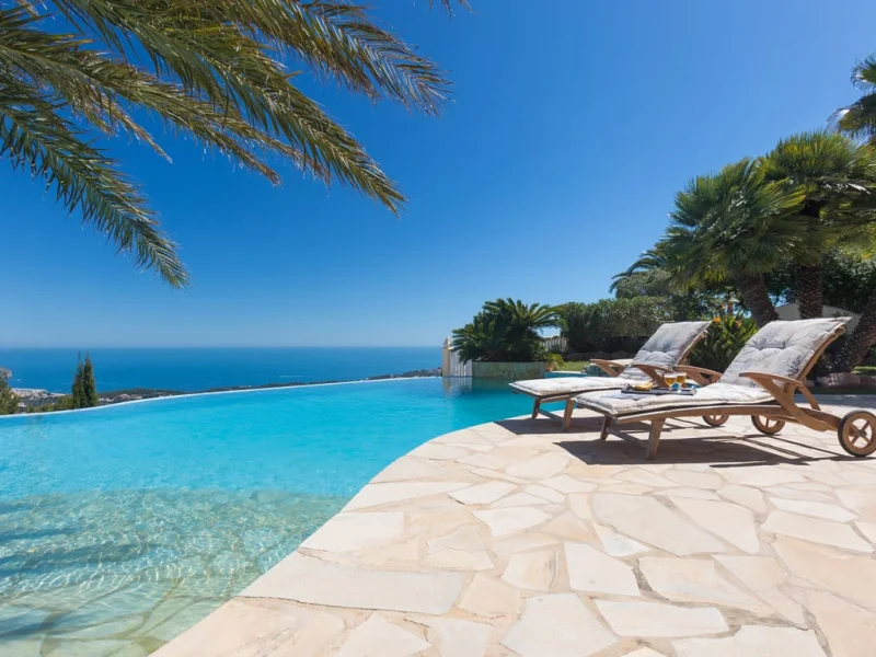 Luxe mediterrane villa te koop in Teulada met panoramisch zeezicht