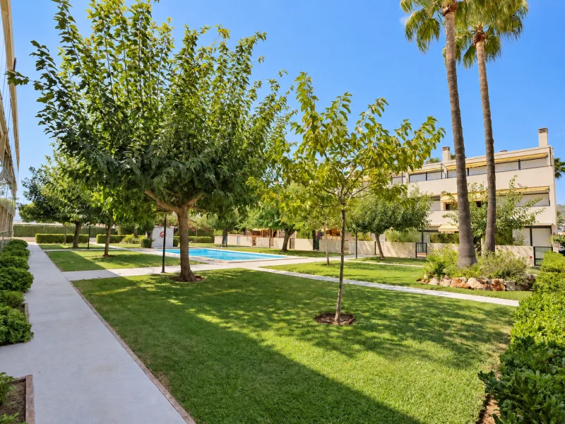 Gelijkvloers appartement te koop in Jávea met gemeenschappelijk zwembad
