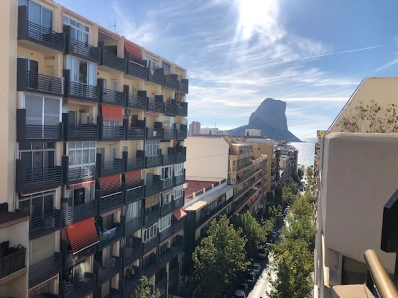 Appartement te koop in Calpe met zeezicht en terras