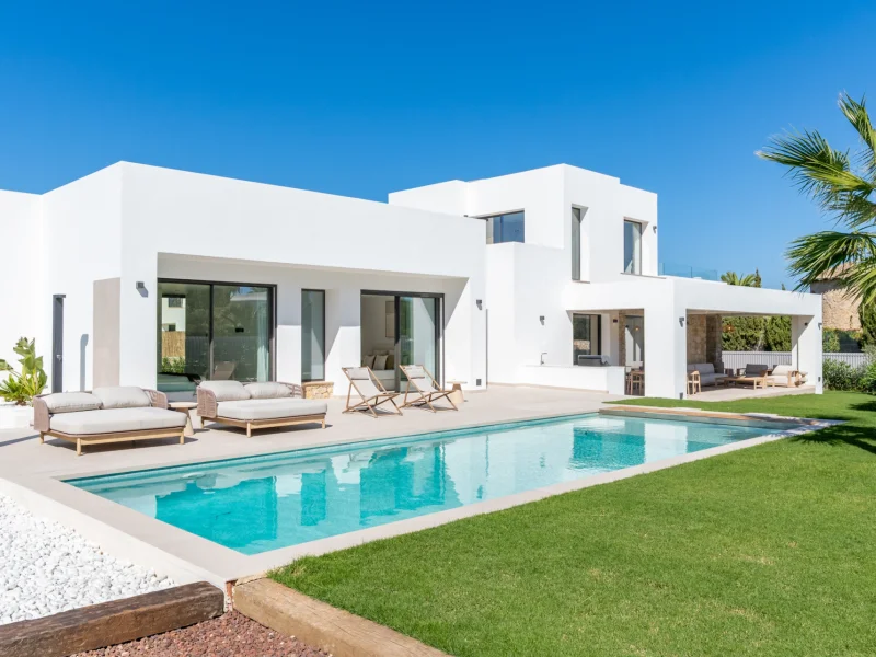 Designervilla te koop in Jávea met zeezicht en privézwembad
