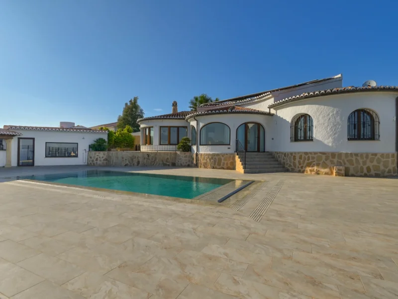 Chalet in Jávea met panoramisch zeezicht en privézwembad