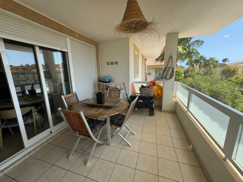 Duplex appartement in Jávea met groot solarium en gemeenschappelijk zwembad