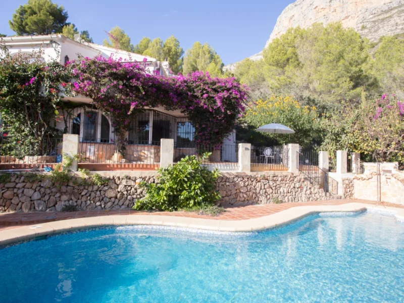 Chalet in Jávea met uitzicht op de Montgó en privézwembad