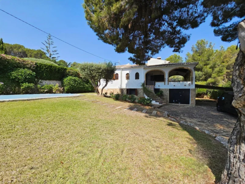 Traditionele villa met zes slaapkamers in Cap Martí, Javea