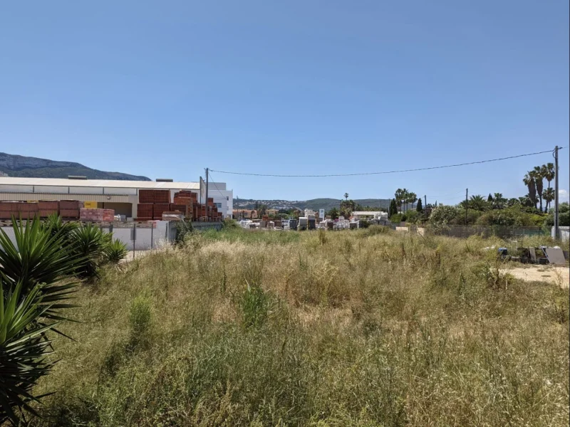 Perceel in Dénia met uitzicht op de Montgó nabij het centrum