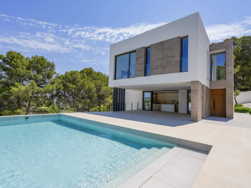 Moderne villa in Moraira, Benimeit met privé zwembad