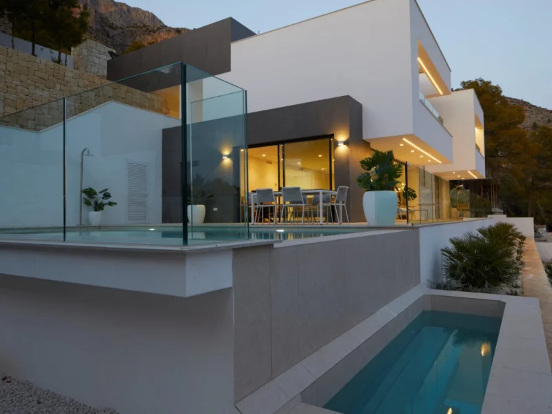 Moderne villa met zeezicht in Sierra de Altea