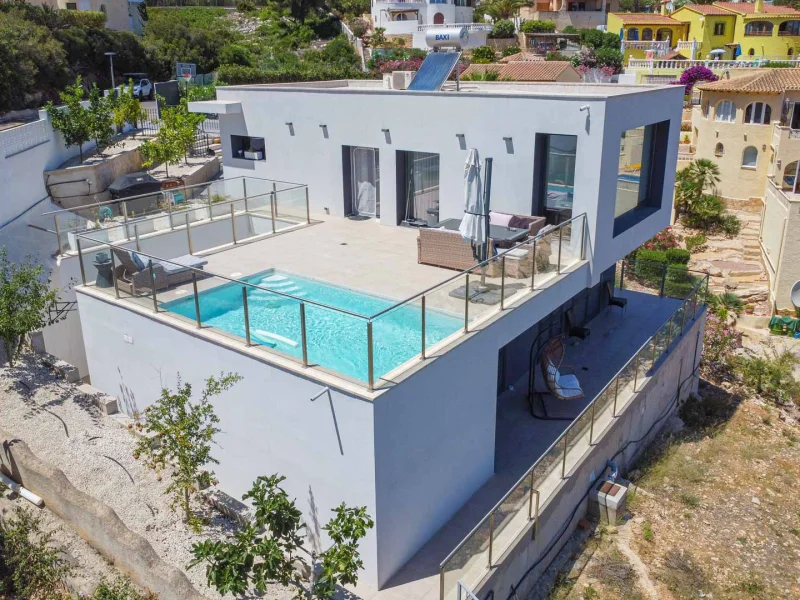 Moderne villa met zeezicht in Cumbre del Sol, Benitachell