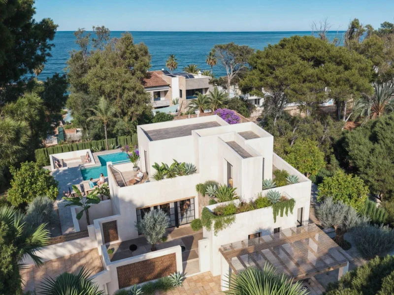 Luxe villa te koop in Las Rotas, Dénia, met privézwembad