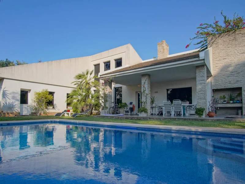 Elegante villa in Dénia met privézwembad en uitzicht op de Montgó