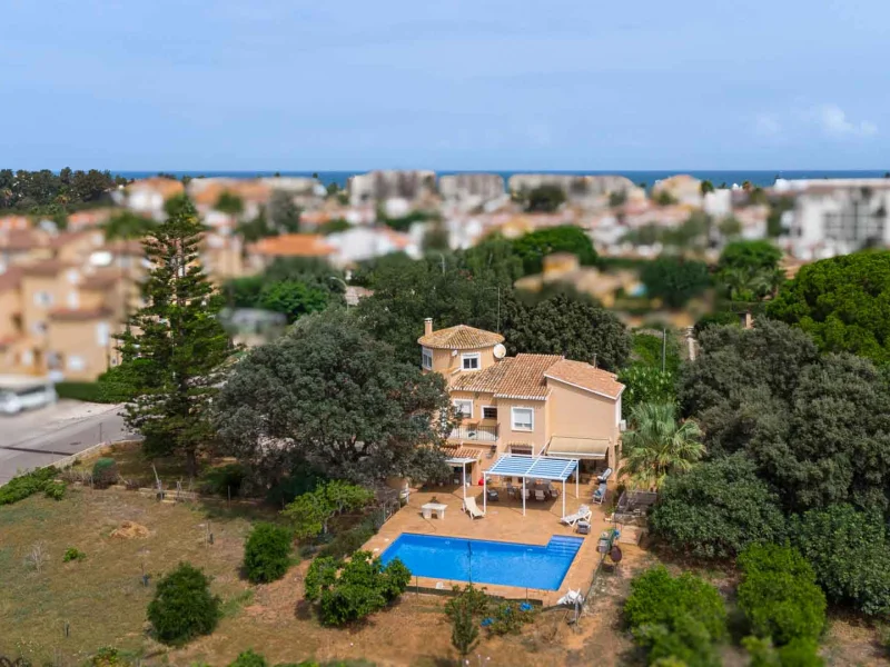 Ruime villa in Dénia, Las Marinas met privé zwembad
