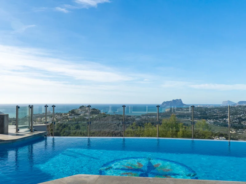 Investeringsmogelijkheid: Villa te koop in Moraira met zeezicht