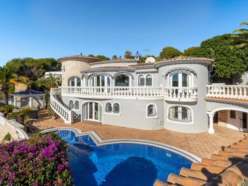Luxe villa met zeezicht en privézwembad in Benissa
