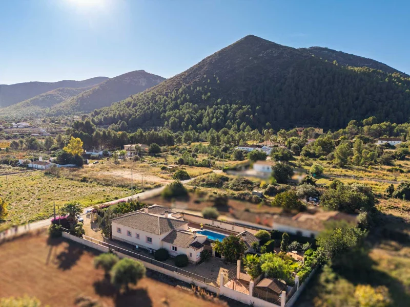 Mediterrane villa met privézwembad en gastenverblijf in Jalón