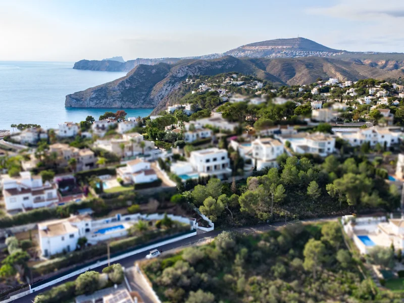 Groot bouwperceel met zeezicht in Granadella-Ambolo, Jávea