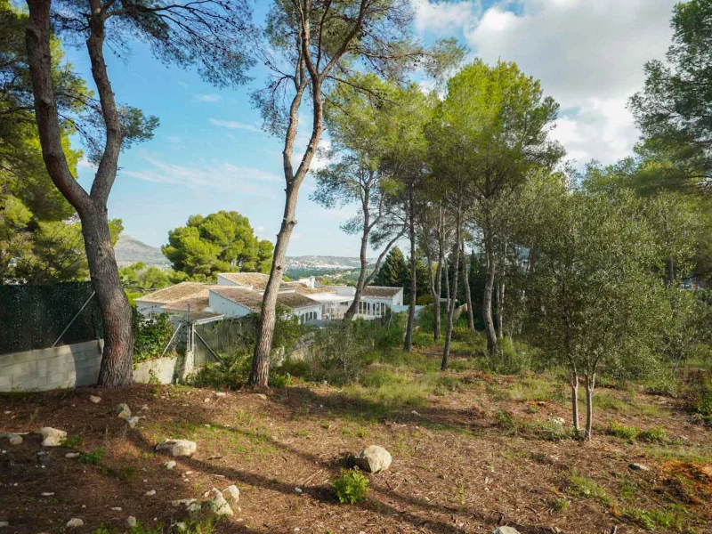 Bouwgrond in La Lluca, Jávea met uitzicht op de bergen