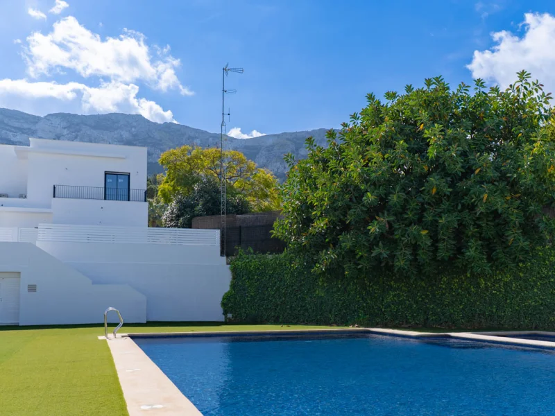 Moderne villa in Tossal Gross, Dénia met uitzicht op de Montgó