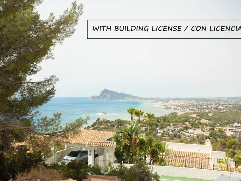 Perceel met zeezicht en bouwvergunning in Altea Hills, Altea