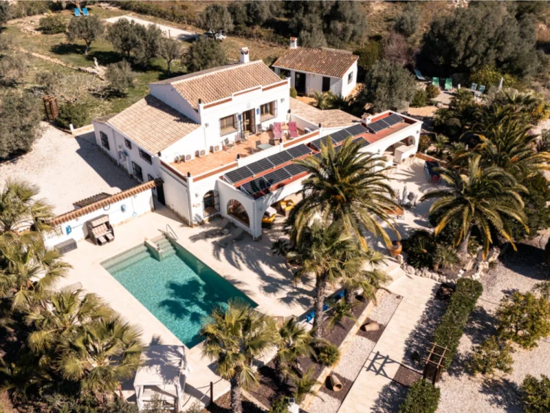 Gerenoveerde finca in Teulada met privézwembad en zonnepanelen