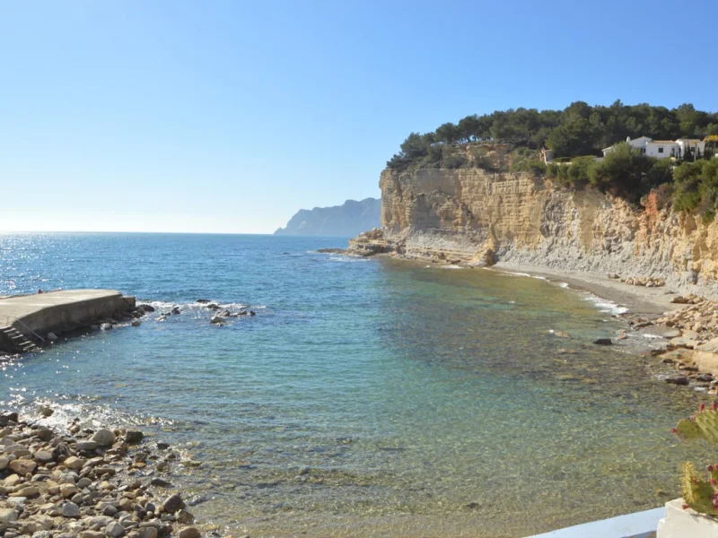 Vlak dubbel bouwperceel in Benissa, Cala Advocat nabij zee