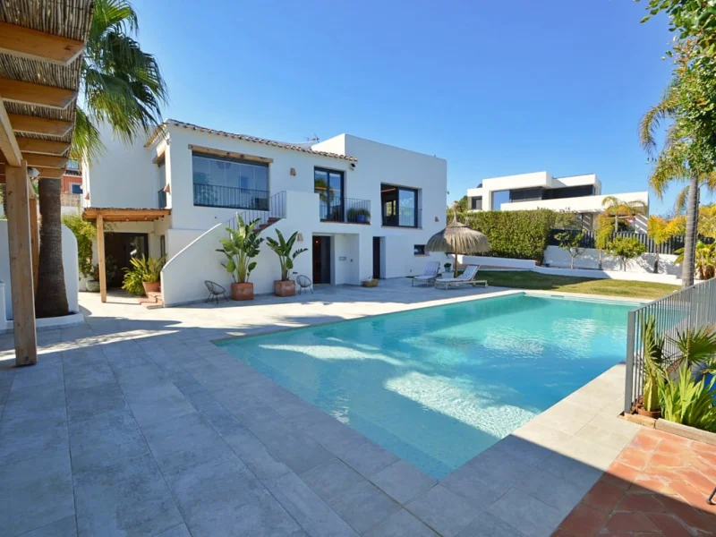 Elegante villa in Ibiza-stijl in Adsubia, Jávea met zeezicht