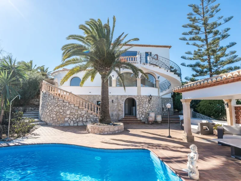 Elegante gerenoveerde villa in Balcón al Mar, Jávea met zeezicht