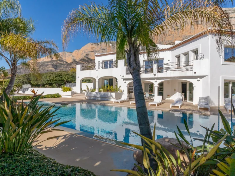 Villa in Jávea, Montgó met privézwembad en tennisbaan