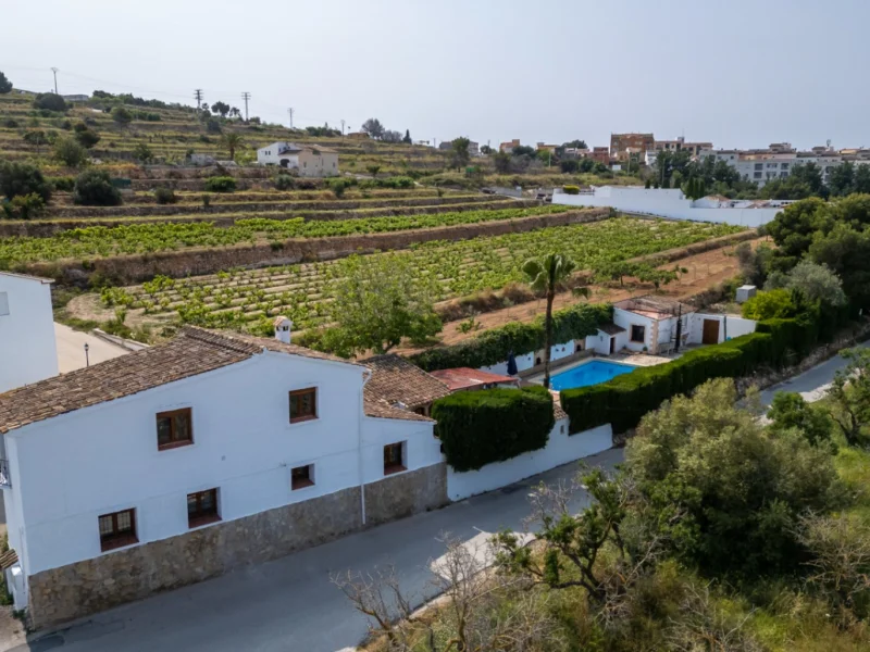 Charmante Finca in Teulada met Ruime Tuin