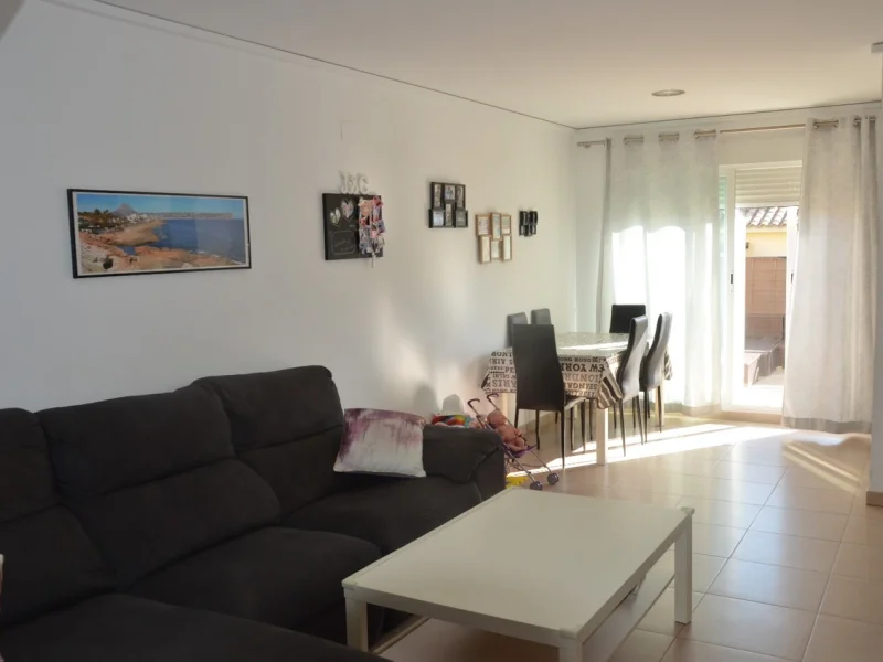 Duplex appartement met terras en uitzicht op de bergen in Gata de Gorgos