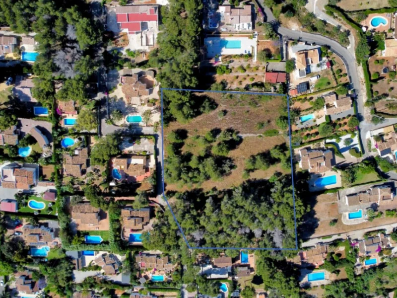 Groot vlak bouwperceel in Jávea, Montgó met uitzicht op de bergen