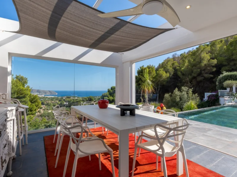 Moderne villa met vier slaapkamers in Moraira met zeezicht en verwarmd zwembad