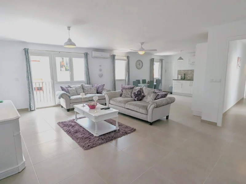 Modern appartement in Javea Old Town met terras en toeristenvergunning