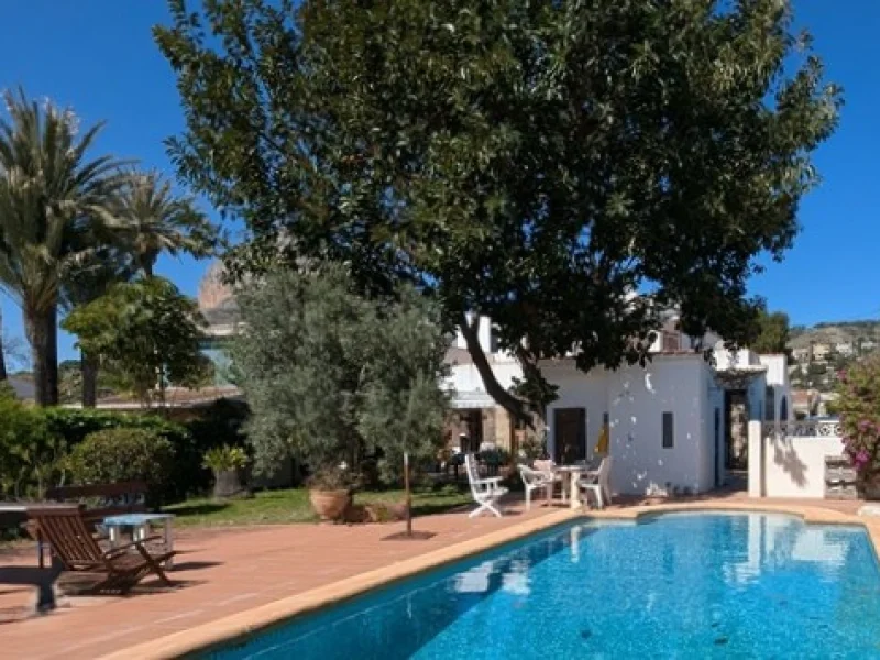 Traditionele villa met 5 slaapkamers in Jávea Pueblo met zwembad en zeezicht