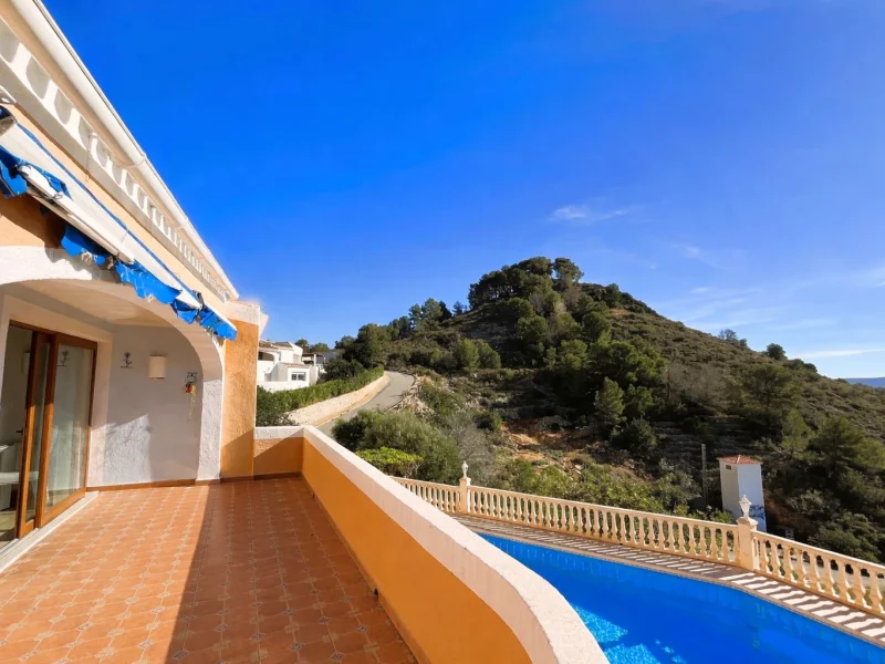 Villa op het zuiden met panoramisch uitzicht in Montgó, Jávea