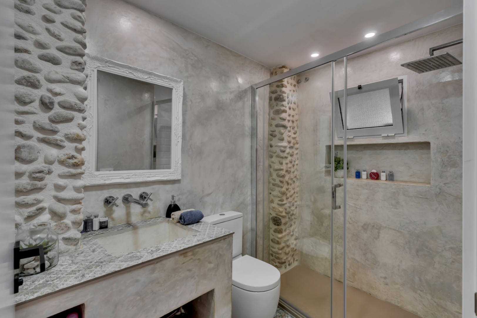 Gelijkvloers appartement in Dénia met zwembad en privéterras