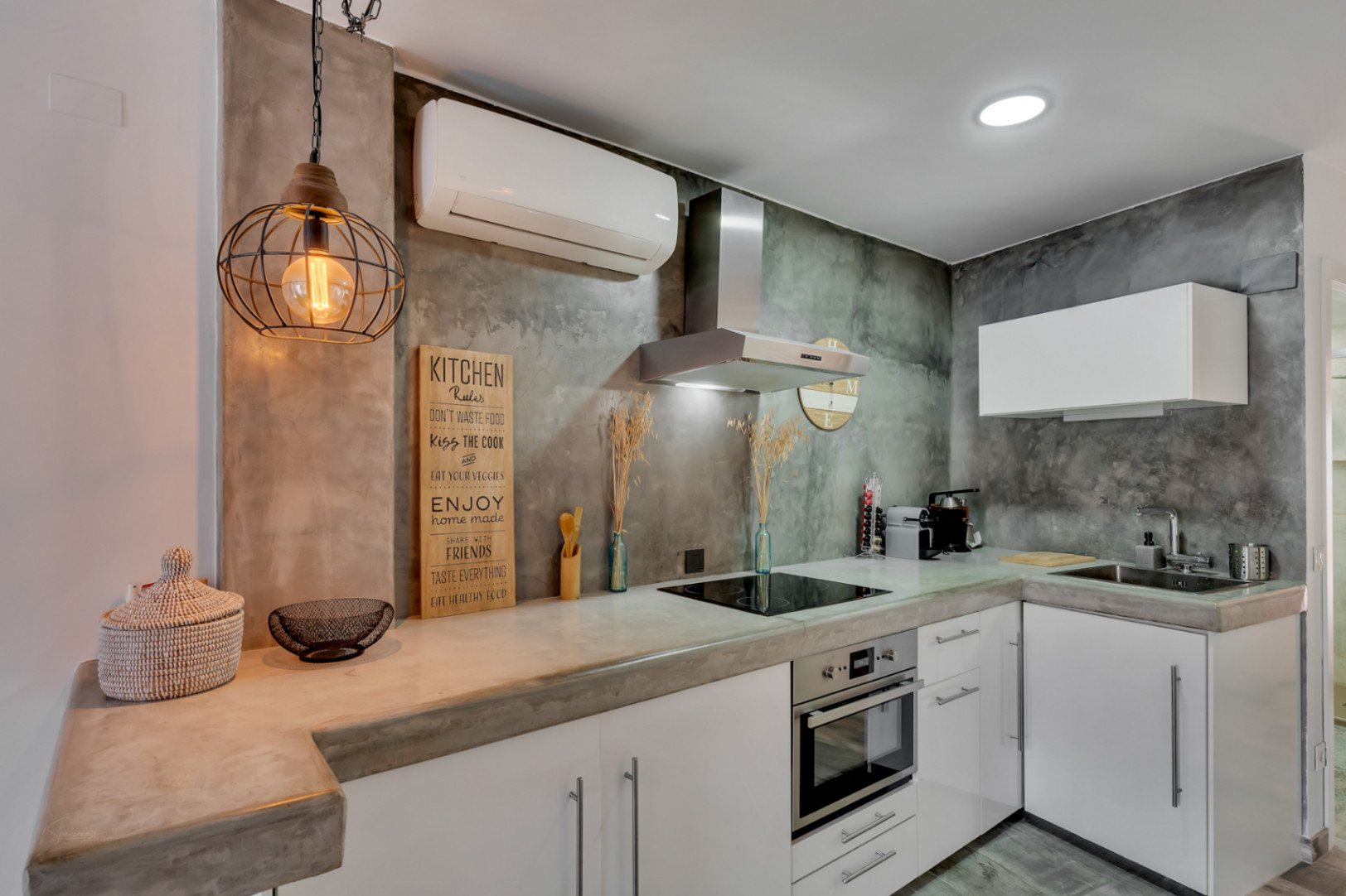 Gelijkvloers appartement in Dénia met zwembad en privéterras