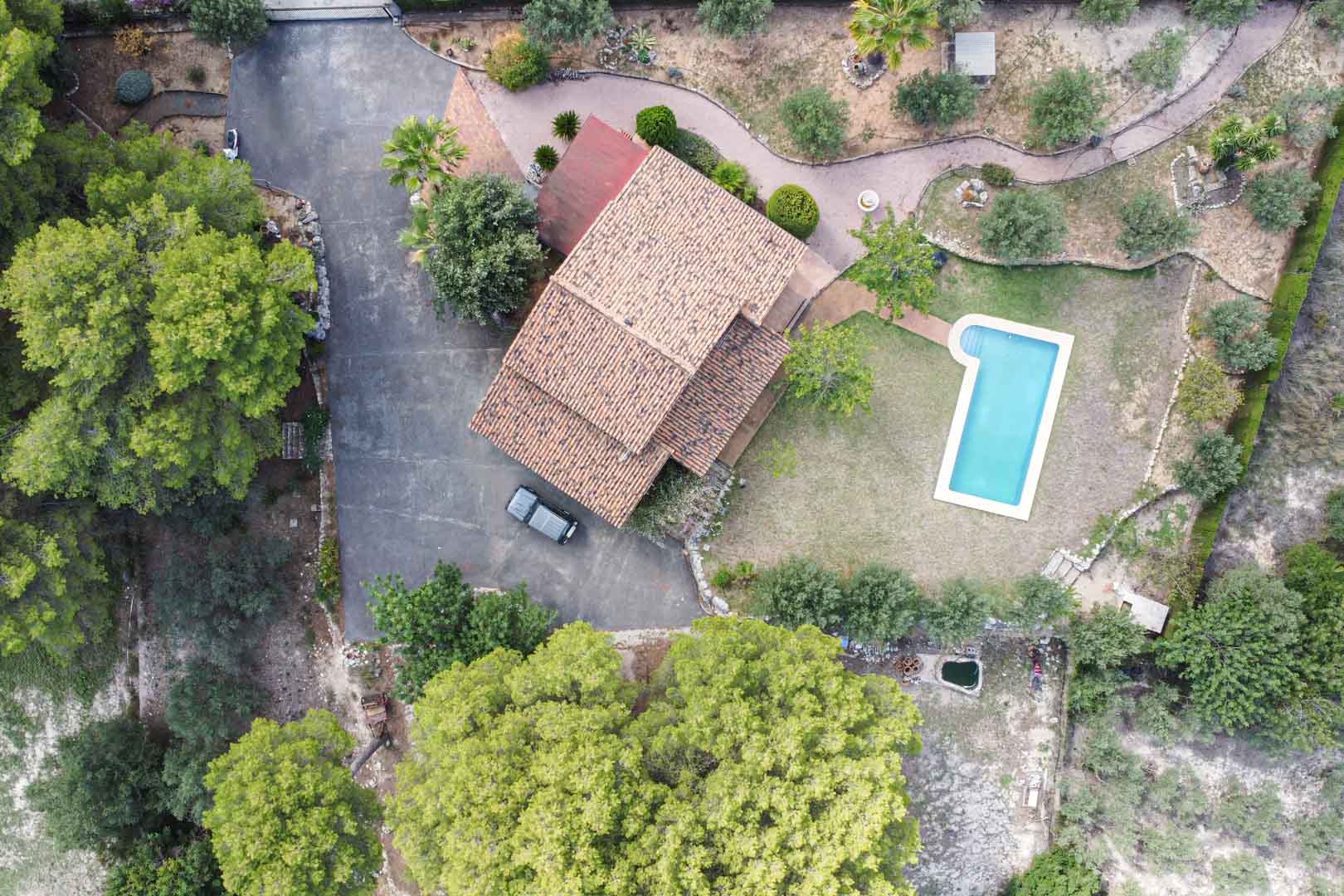 Charmante villa met vier slaapkamers, zwembad en stallen in Orba