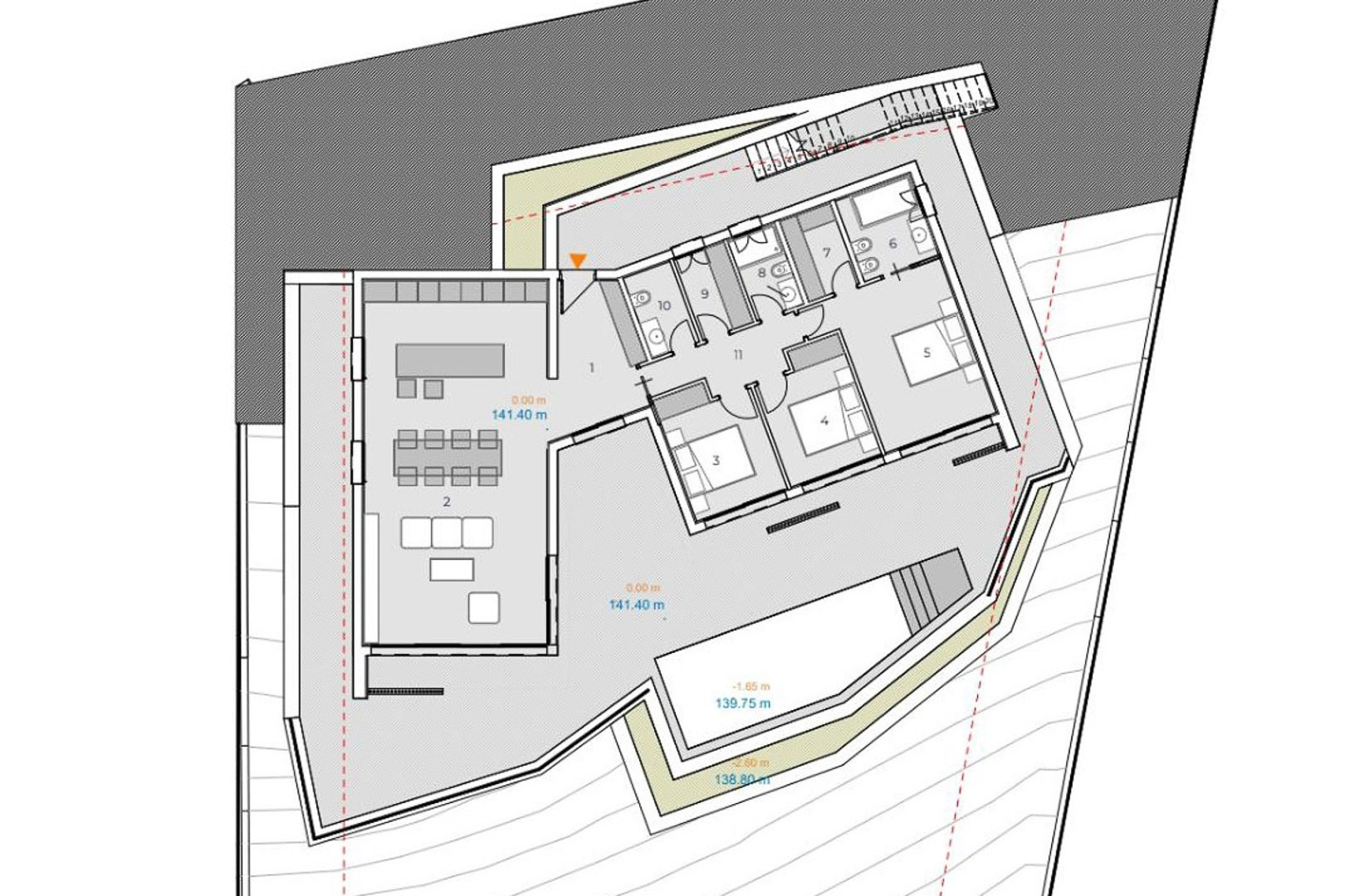 Gedetailleerde architecturale plattegrond van de villa met open woonruimte, drie slaapkamers, twee badkamers en het grote terras met geïntegreerd zwembad.